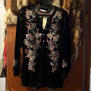 Paparazzi XL Black Velvet Floral Embroidered V neck top.